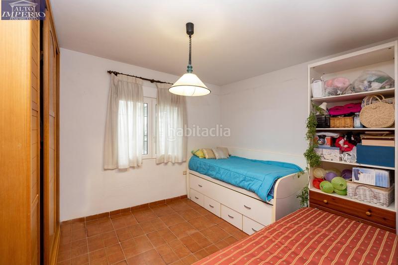 Foto 3556f8c2-d0e0-4f73-9bb5-a8683293c325. Chalet en calle el tejo 19 en Barrio de la Vega Monachil