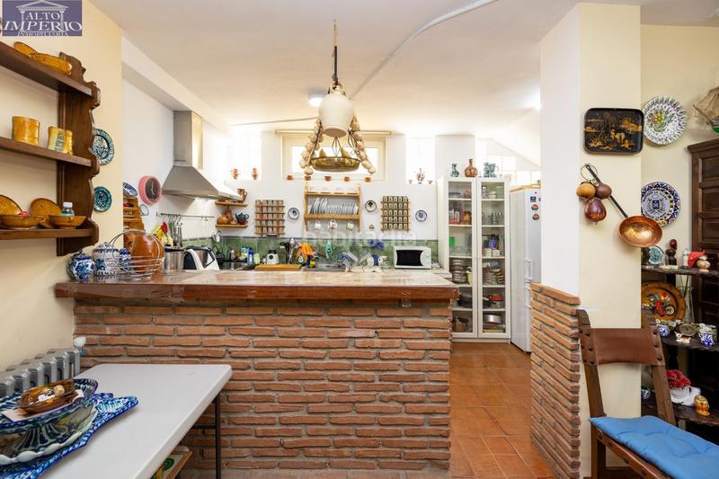 Foto a010df36-ed78-42e9-b403-960d0e4b48f9. Chalet en calle el tejo 19 en Barrio de la Vega Monachil