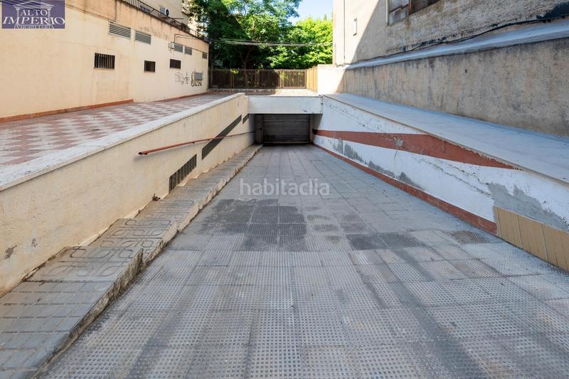 Foto 24fb6bf5-6106-4779-8aa4-bcc070ee0c57. Aparcament cotxe a Parque Lagos Granada