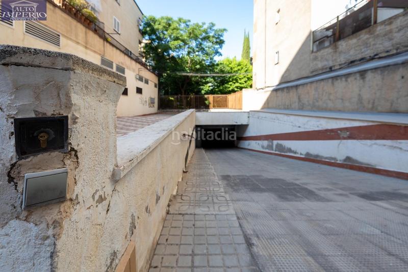 Foto 3759f443-0818-4dd6-9760-daa04872be36. Aparcament cotxe a Parque Lagos Granada