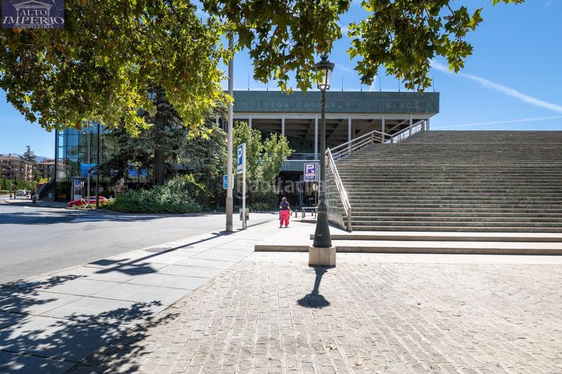 Foto 4938104d-f5a3-4b69-ae61-b49b9ba081d0. Aparcament cotxe a Parque Lagos Granada