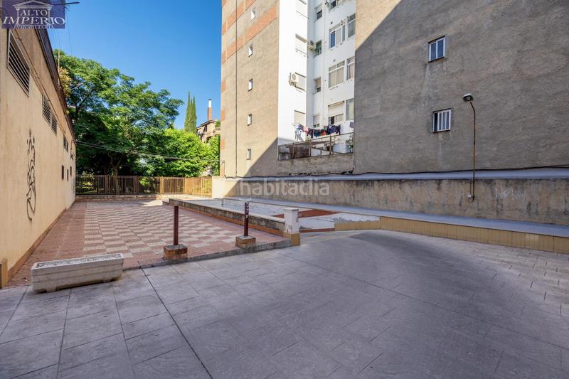 Foto 63a0fa9f-feef-4cd4-b251-9858631b60fb. Aparcament cotxe a Parque Lagos Granada