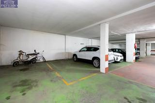 Parking coche  Sos del rey catolico. Plaza de aparcamiento en alminares del genil