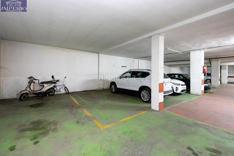 Foto 83aedaaf-31ef-4460-8c3a-6b618d340998. Aparcament cotxe a Parque Lagos Granada