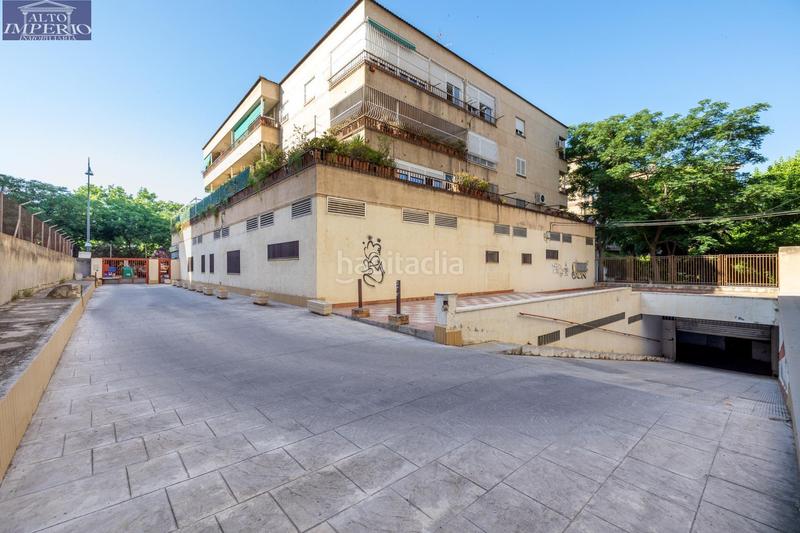 Foto ef476e55-42fa-4003-b9fe-28f00b0343db. Aparcament cotxe a Parque Lagos Granada