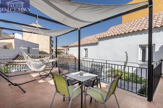 Casa  Plaza obispo reyes. Casa turística con alta rentabilidad asegurada en la zubia.