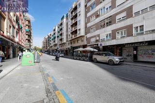 Parking coche en Camino de Ronda. Calle emperatriz eugenia