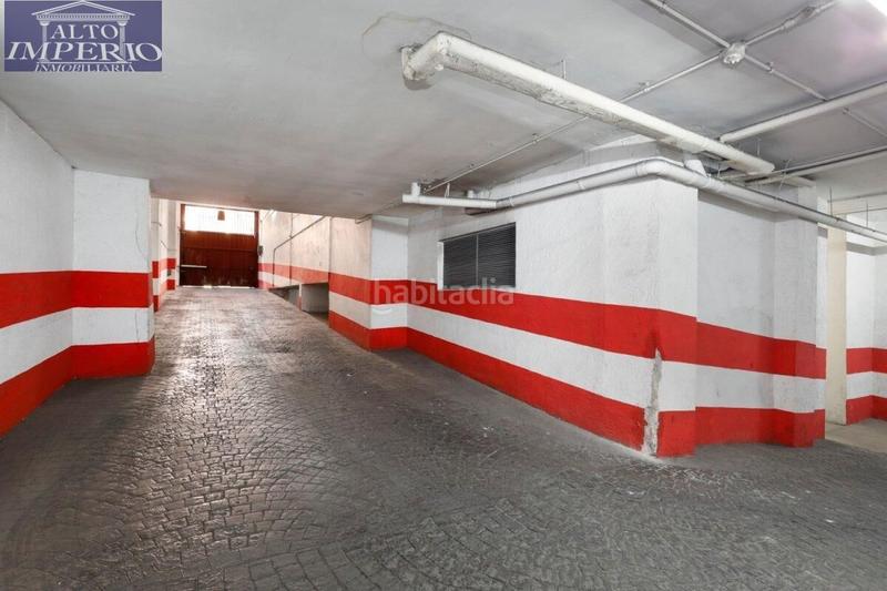 Foto 3044cf70-00ad-4b13-9da6-b64a917ae9c4. Parking voiture dans Camino de Ronda Granada