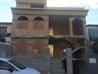 Casa a Bola de Oro. Casa en granada