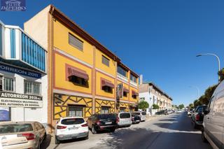 Edifici  Calle loja. Venta de restauranteasador  y vivienda en albolote juncaril