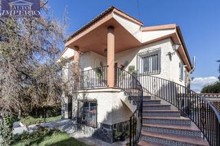 Chalet en Barrio de la Vega. Chalet independiente en monachil