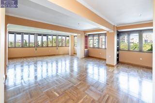 Etagenwohnung  Avenida de la constitucion. Piso de lujo en avenida constitucin