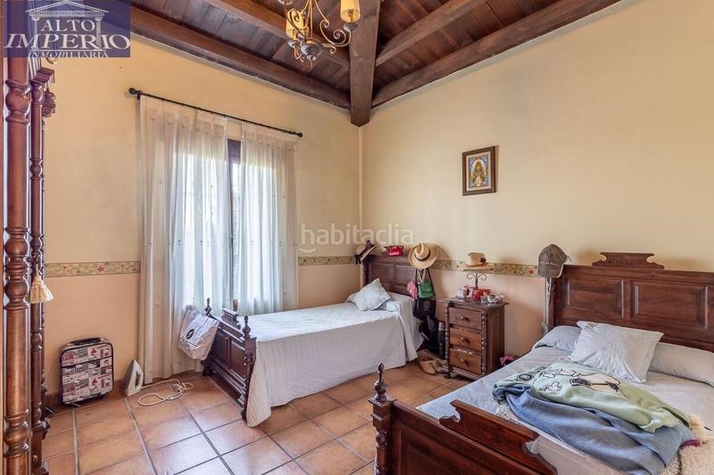 Foto 000d2fa8-2f19-433a-a403-2ea5ce683c93. Chalet with heating parking in La Zubia Ciudad Zubia (La)