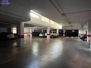 Car parking in Camino camino de ronda 187. Buscas rentabilidad con escaso mantenimiento? lote de plazas de