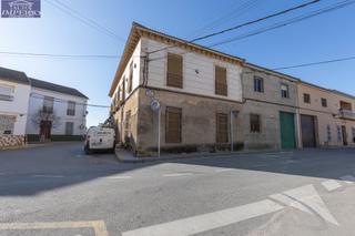 Casa a Fuente Vaqueros. Vivienda a reformar en el centro de fuente vaqueros