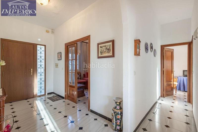Foto 5bbaeea0-899d-483f-b11b-1d0e19657e0a. Casa chalet en una sola planta con parcela en el barrio en Monachil