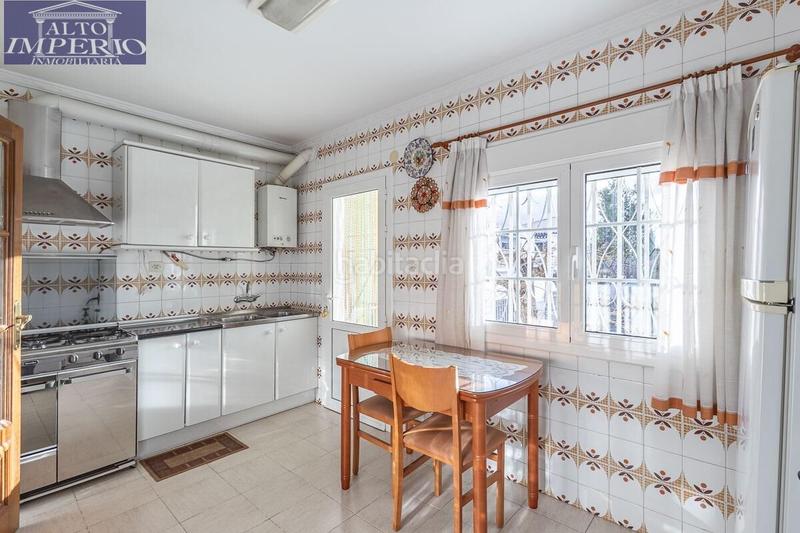 Foto aee55a9b-6bce-4561-9a4f-d0a9fa672099. Casa chalet en una sola planta con parcela en el barrio en Monachil
