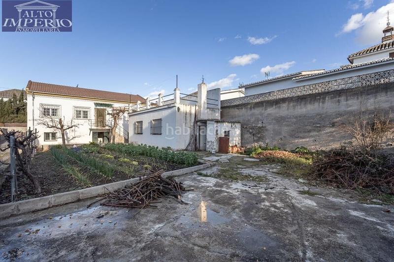 Foto b24151b3-44e0-4120-b52b-1e8fef12ce24. Casa chalet en una sola planta con parcela en el barrio en Monachil