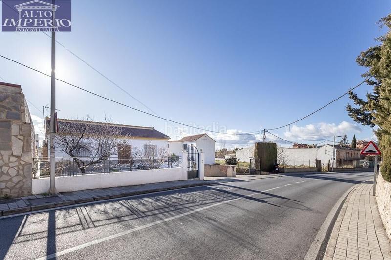 Foto b8d38765-60e2-4007-96a8-39f64c8c8c19. Casa chalet en una sola planta con parcela en el barrio en Monachil
