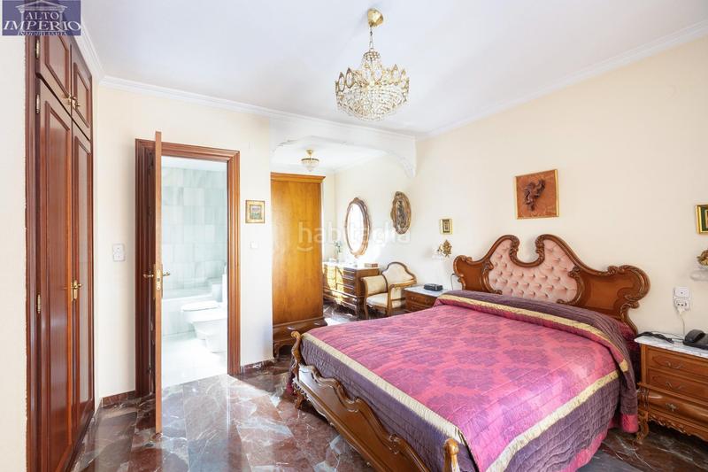 Foto 02b8b2de-05ca-4946-9451-173ab8936a19. Casa adosada espectacular casa ubicada en el exclusivo barrio de albayda, diseñada con una distribución funcional en Granada