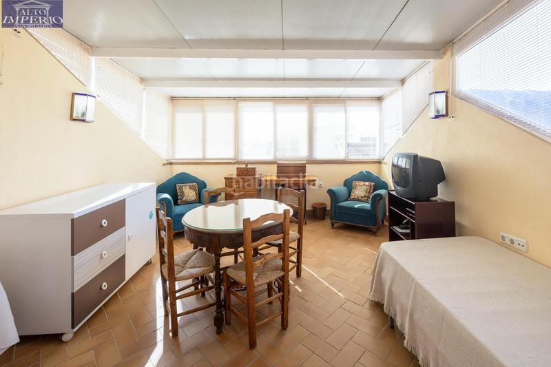 Foto c7465301-a08e-4fc0-9752-6d77d4b5408f. Casa adosada espectacular casa ubicada en el exclusivo barrio de albayda, diseñada con una distribución funcional en Granada