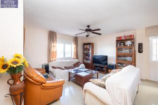 Casa  Calle paraguay. Vive en una casa independiente con piscina y todas las comodidad