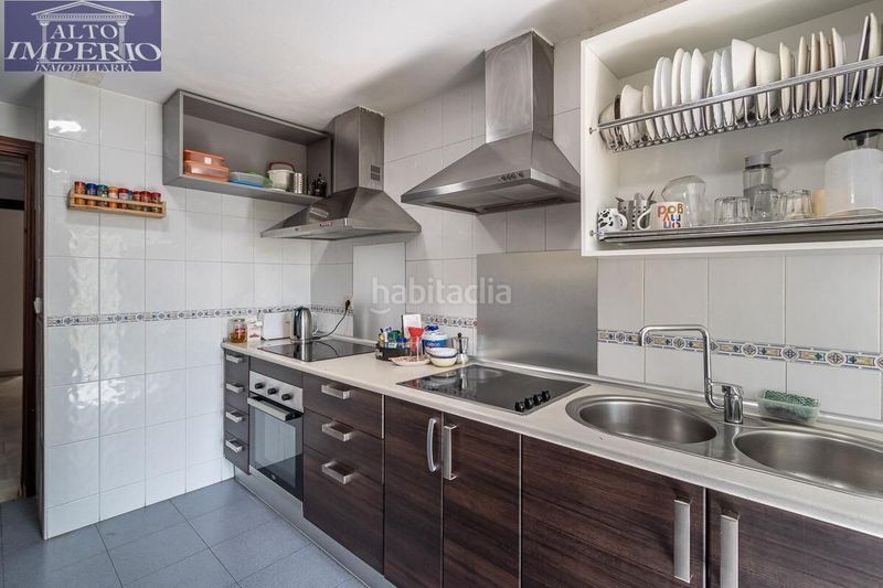 Foto b8c732e1-d4d5-4ef1-91f5-77b398511ee0. Pis amb calefacció aparcament a Bola de Oro Granada