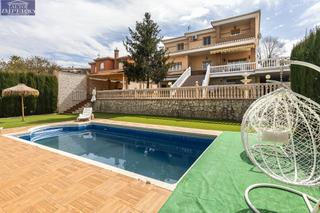 Xalet a Láchar. Gran chalet independiente en lachar