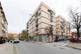Local Comercial en Castaño - Mirasierra