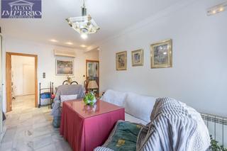 Pis  Calle encantado. Pisazo con terraza y residencial con piscina en ogijares!