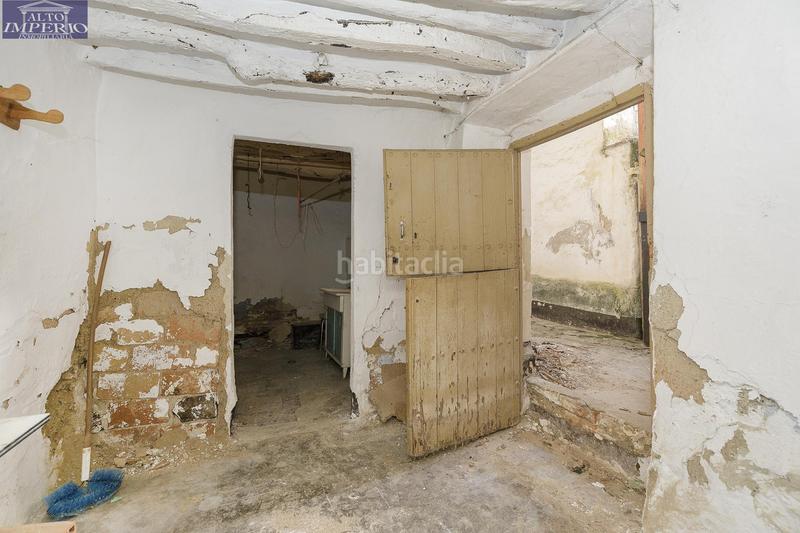 Foto ce52c23e-44a2-47b6-b8f7-47b9f0cc3f5a. Masía gran vivienda para reformar en el centro de dilar en Dílar