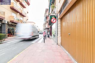 Local Comercial a De la fuente 1. Oportunidad única local comercial en pleno centro de peligros