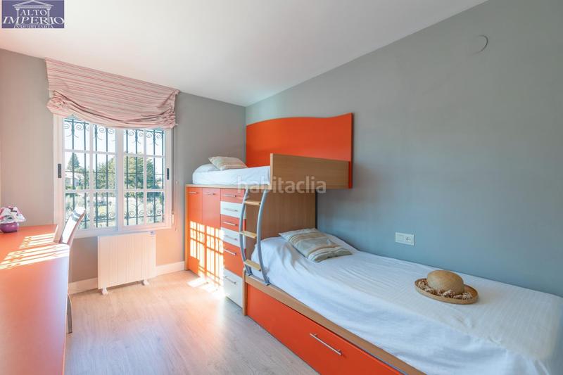 Foto 69f2ce04-46f6-4fff-879b-1368adb46922. Chalet mit heizung parking pool in La Zubia Ciudad Zubia (La)