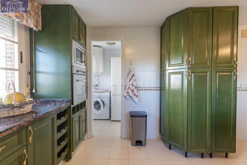 Foto 17a4e280-aa71-4399-b724-64811c7027a4. Chalet en La Zubia Ciudad Zubia (La)