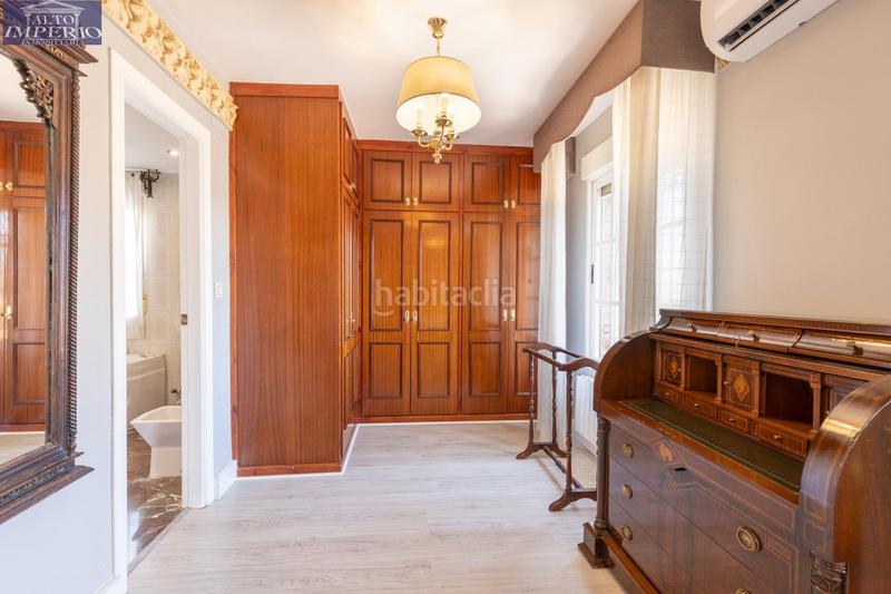 Foto 8f2d61ed-2ac7-4835-bc5e-4439f8a37e80. Chalet en La Zubia Ciudad Zubia (La)