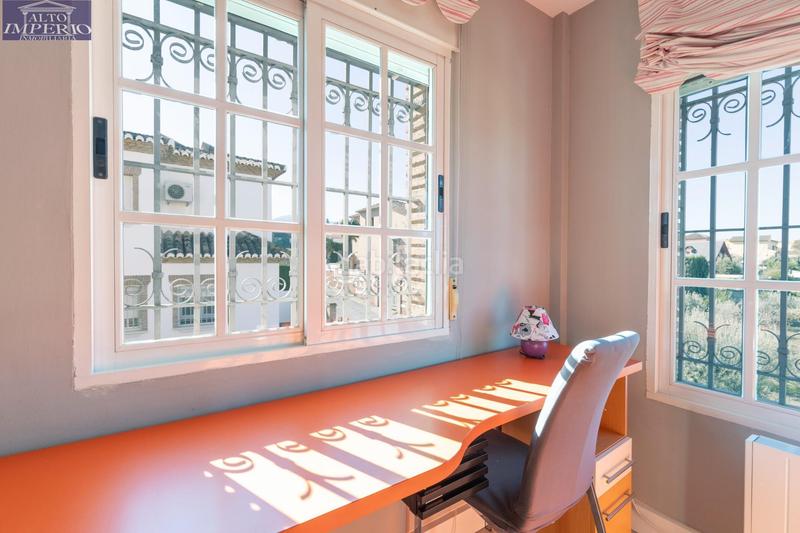 Foto 501c8458-5a68-4def-b725-023e66d5c716. Chalet con riscaldamento parcheggio piscina in La Zubia Ciudad Zubia (La)