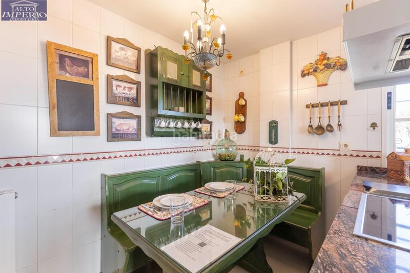 Foto bf934ae2-11df-4771-a9c4-2f559048546f. Chalet con riscaldamento parcheggio piscina in La Zubia Ciudad Zubia (La)