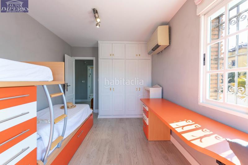 Foto ec5ab1f3-0d82-4c9d-8c70-30175ab30867. Chalet con riscaldamento parcheggio piscina in La Zubia Ciudad Zubia (La)