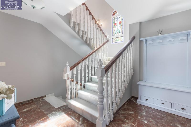 Foto 8c124d5d-d505-491a-abfc-f7e2563a2870. Xalet amb calefacció aparcament piscina a La Zubia Ciudad Zubia (La)