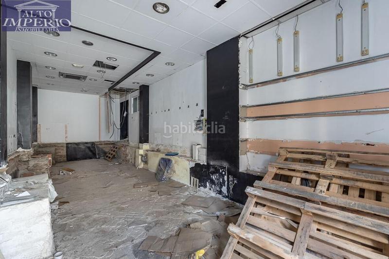 Foto b6e3e875-bce3-47f4-855b-8877f49f54e7. Local comercial local en carrera de la virgen en San Matías - Realejo Granada