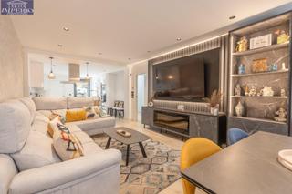 Casa adossada a Calle de francisco ayala 6. Vivienda moderna en venta en el padul