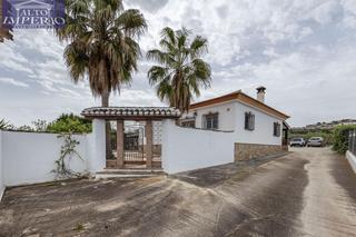 Masia a Moraleda de Zafayona. Espectacular villa con casa en 1 sola planta. parcela de 18.000