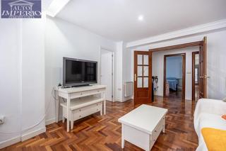 Piso  Calle ruiseñor. Magnifico piso muy luminoso de 155 m2 en pajaritos!