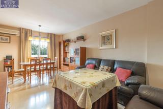 Maison jumelée à Maracena. Casa en venta en maracena, granada  lista para entrar a vivir