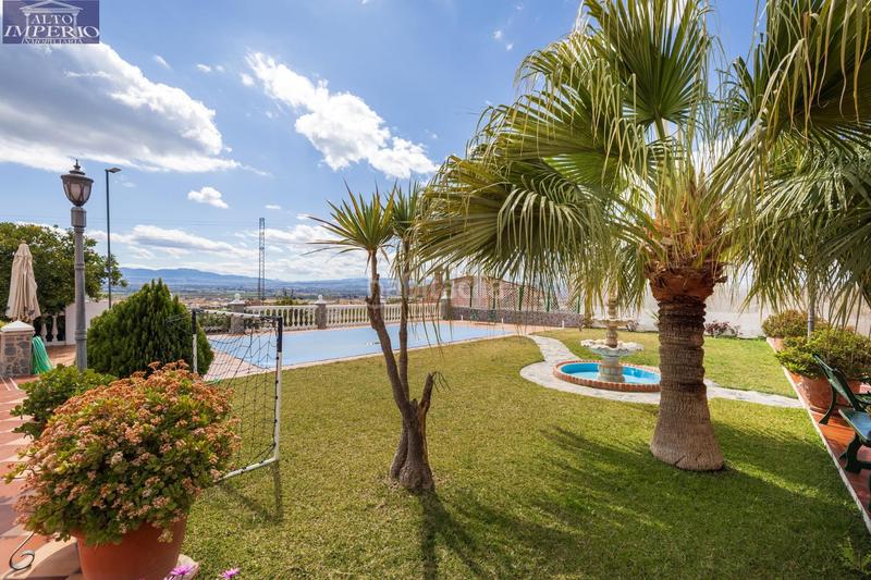 Foto d2d2c178-66a7-490a-a1aa-c2d2eea55e0d. Casa espectacular casa independiente con piscina en Atarfe