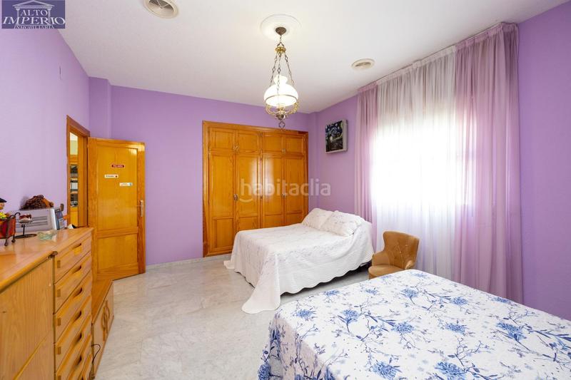 Foto debd60a6-da3e-4a48-a11d-1db78e426c29. Casa espectacular casa independiente con piscina en Atarfe