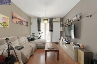 Semi detached house in Otura. No dejes escapar esta casa en otura! espacio, comodidad y precio