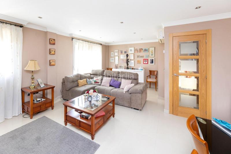 Foto 4bd252da-da39-47b2-8979-571553097487. Chalet espectacular chalet a 10 minutos del centro de granada en Huétor Vega