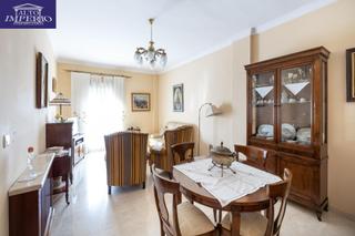 Casa adossada en Leones 16. Oportunidad de compra en albolote.