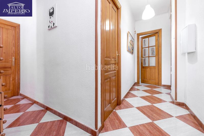 Foto 282c6de8-eee4-4784-bbcd-914bf82fe9b9. Piso oportunidad única en el centro ! piso en venta en pedro antonio de alarcón en Granada